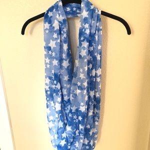 American Eagle Infinity Circle Scarf Blue Stars